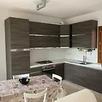 Casa Alex Civico 18 * デセンツァーノ・デル・ガルダ