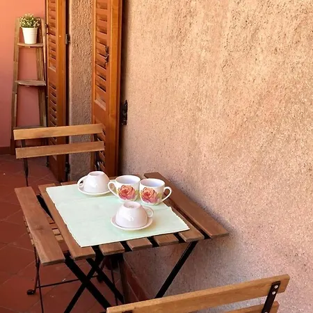 Casa Alex Civico 18 アパート
